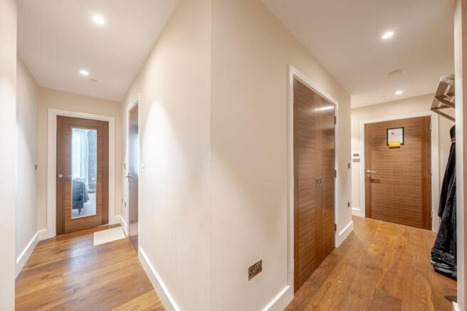 2 bed Flat to rent Image 4