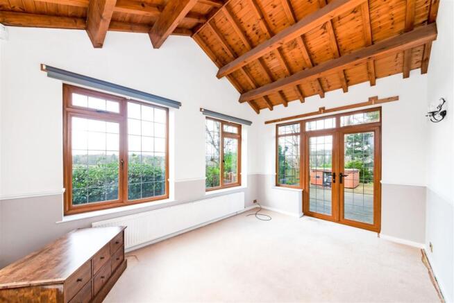 GARDEN ROOM