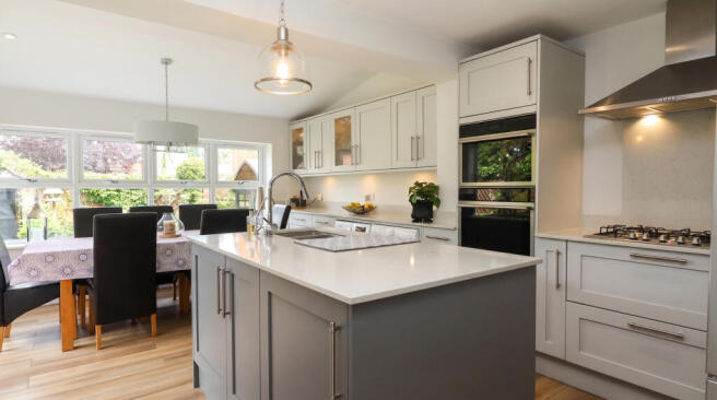 Kitchen:Dining room
