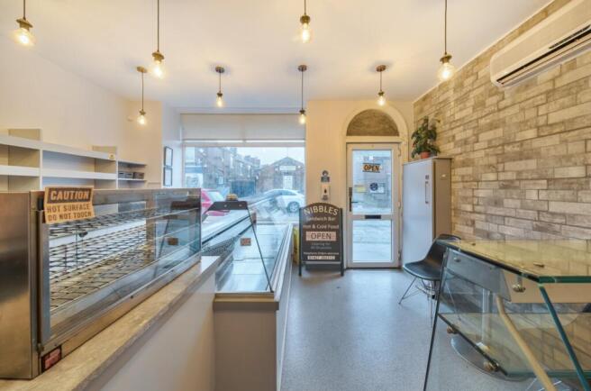 1403415-7-6978c1782d7fe