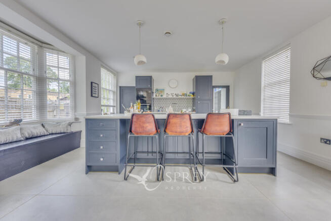 Open-plan Kitchen/Li