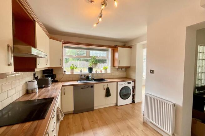 3 bed Semi-Detached for sale Image 9