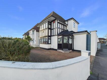 The Fairway, Ruislip