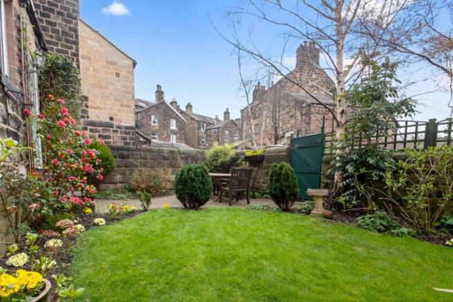 6 bed Semi-Detached for sale Image 9