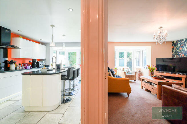 4 bed Detached for sale Image 7