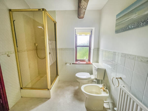 4 bed Semi-Detached for sale Image 11