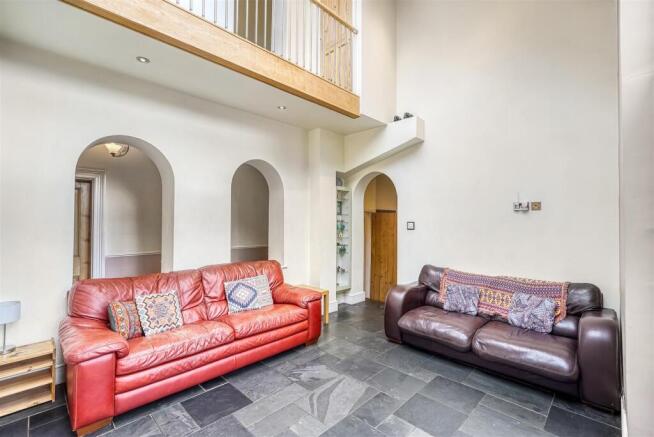 6 bed Detached for sale Image 5