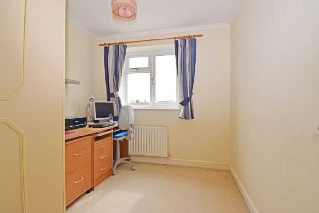 12 Wheelwright Close, bed 3.jpg