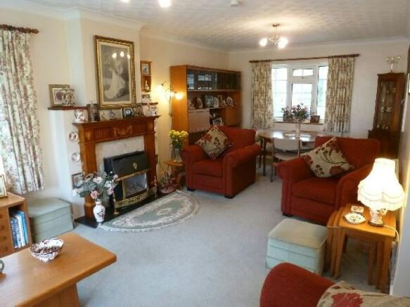 Sitting/Dining Room