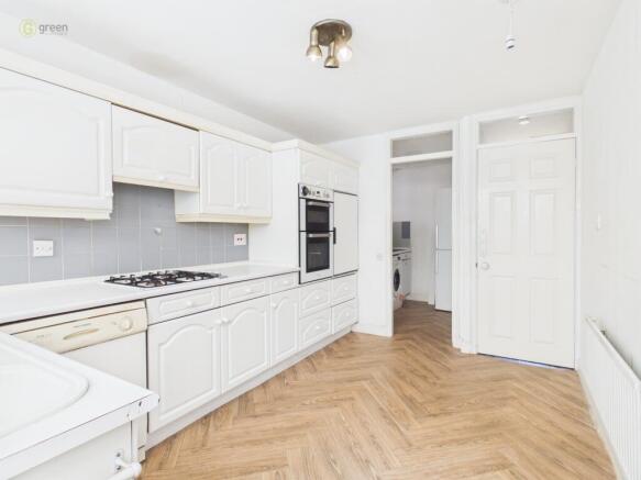 cam01698g0pr0171still023