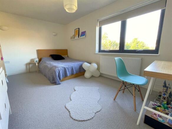 BEDROOM 2