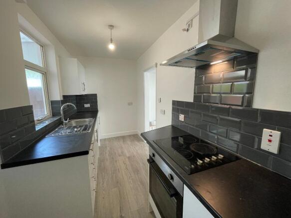 2 bed Terraced to rent Image 4