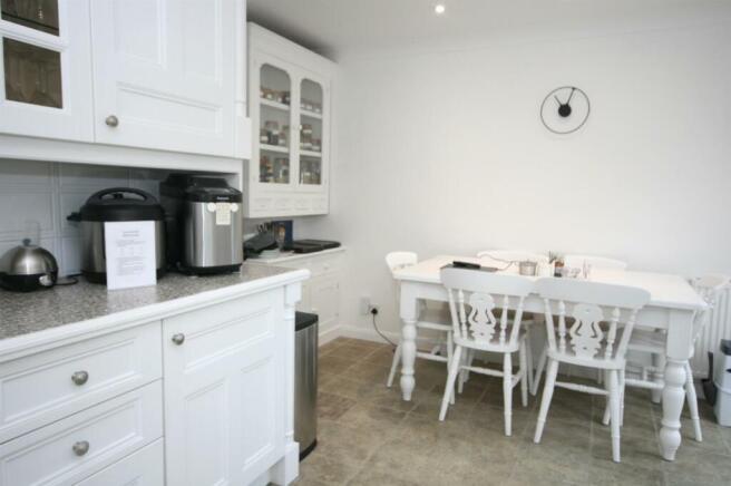 kitchen dining area.jpg