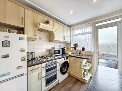 Stonegrove, Edgware, HA8