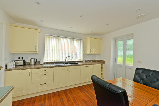 Kitchen/Breakfast...