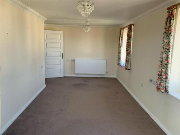 Lounge / Dining Room