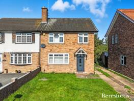 Flat 19, Wellington House, Kidman Close, Gidea Park, Romford RM2 6JD