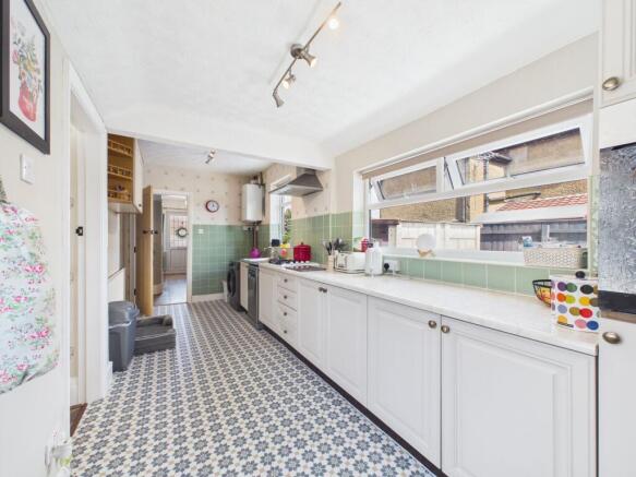 3 bed Semi-Detached for sale Image 8