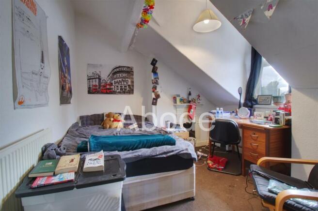 5 bed House to rent Image 6