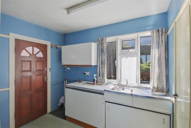 22 Heather Way, S42 7EX photo 4