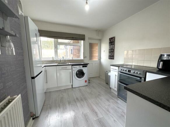 Contemporary Kitchen 07