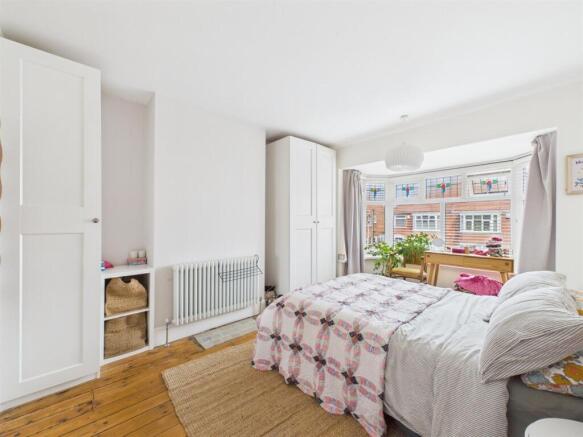3 bed Semi-Detached for sale Image 6