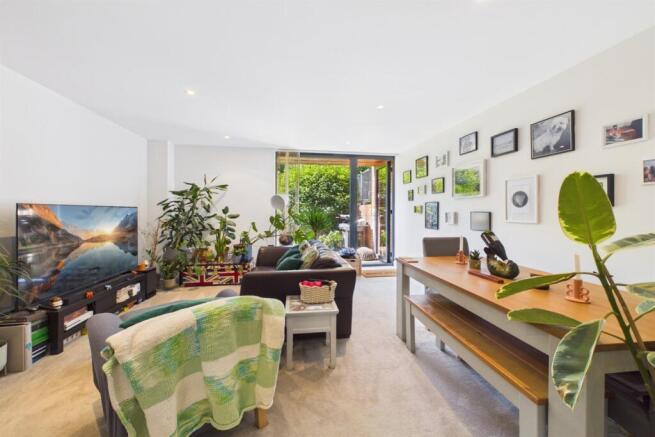 Living Room / Kitche