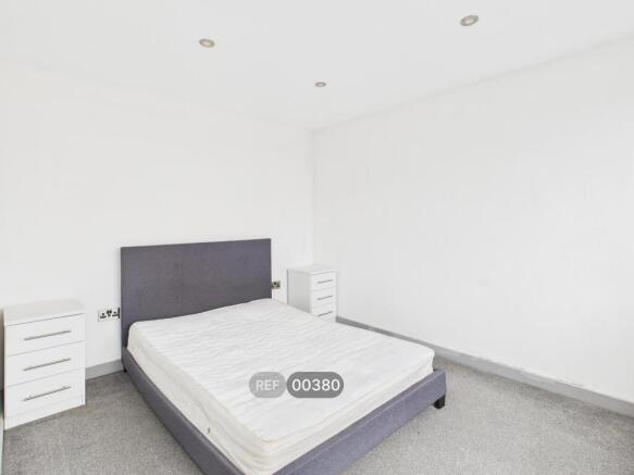 1 bed Apartment to rent Image 6