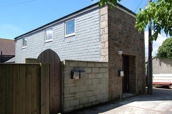 Sunny aspect,communal courtyard