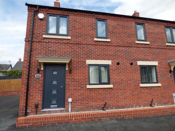 24 Little Hallam Hill - Ext.JPG