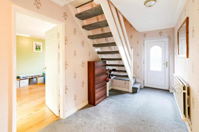 4 bed Detached for sale Image 5