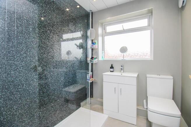 3 bed Town House for sale Image 4