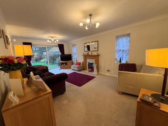 4 bed Detached for sale Image 5