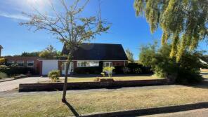 13, Wootton Close, Stratford-upon-avon CV37 7HA