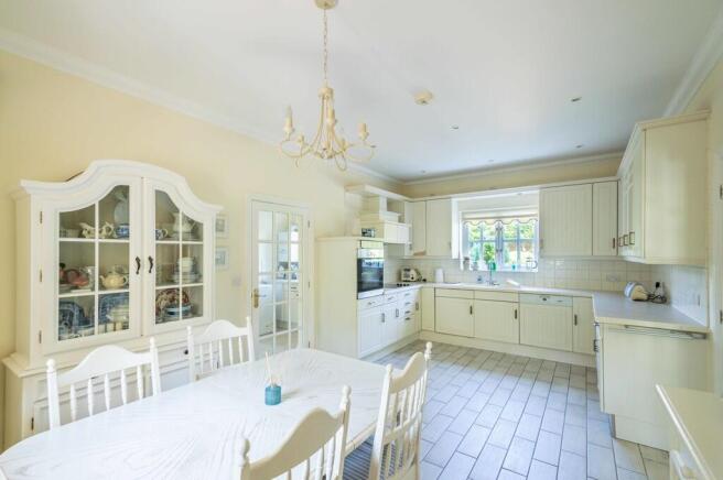 11 Balaton Place-...