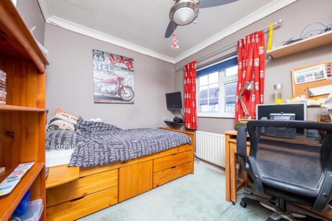 21 Gorst Close-8.jpg