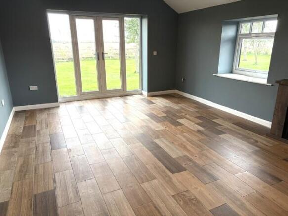 4 bed Barn Conversion to rent Image 5