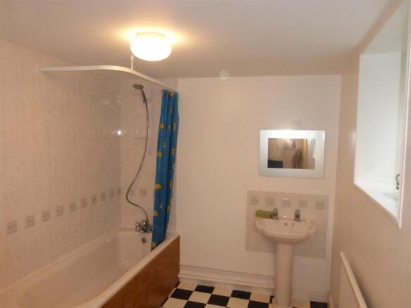 BASEMENT BATHROOM SU