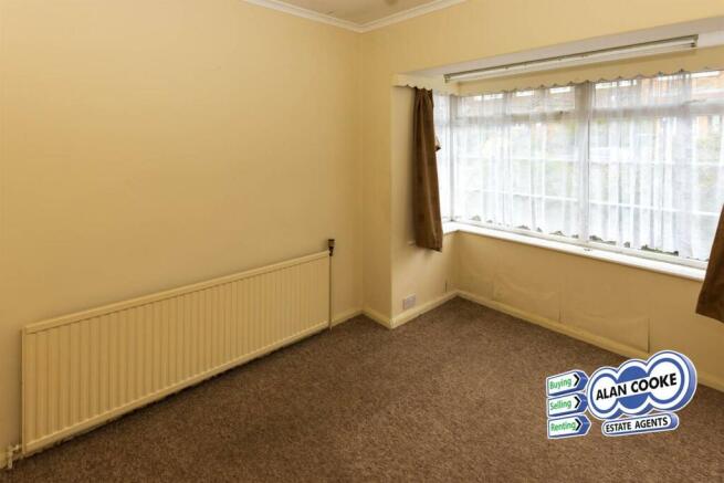 BEDROOM 2