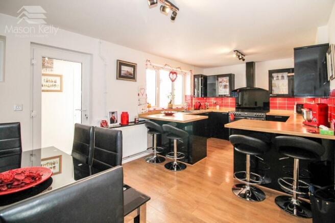 19FT KITCHEN/DINER