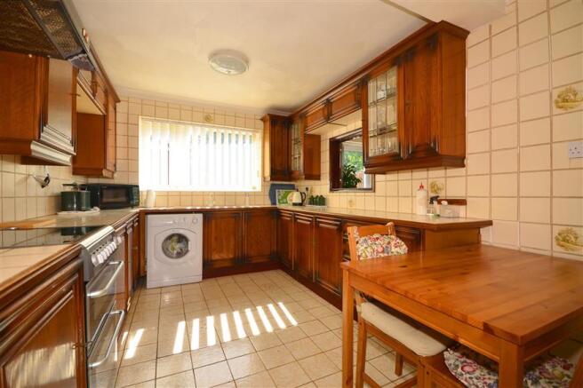 Kitchen/ Breakfast Room