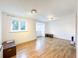 Flat 6, 3 Arran Court, Moray Close, Edgware HA8 8AT