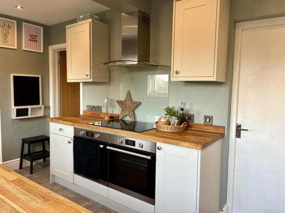 Kitchen5.JPEG