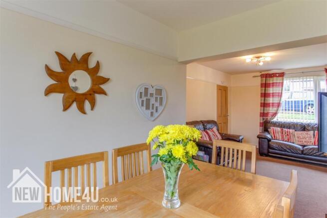DINING ROOM: