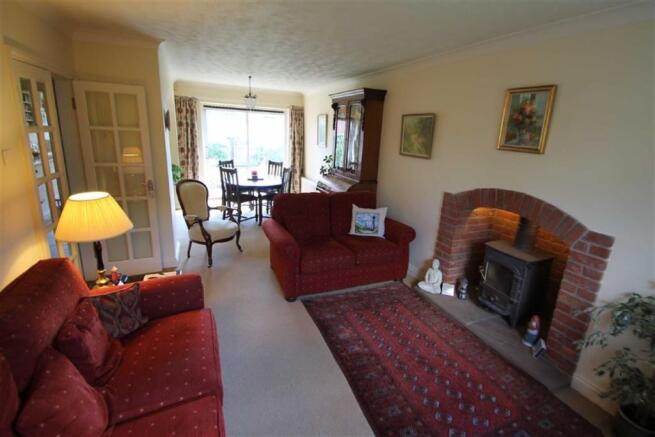 Lounge/Dining Room