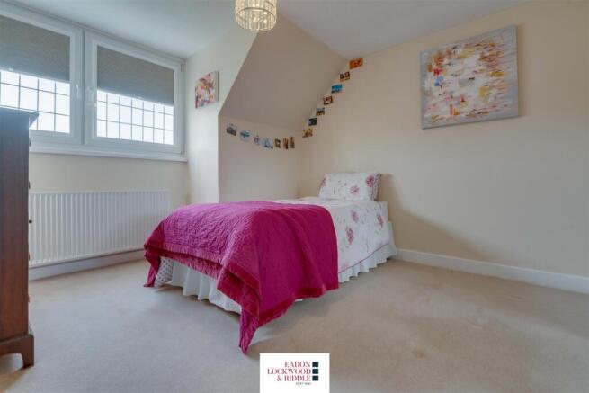 2 bed Detached Bungalow for sale Image 6