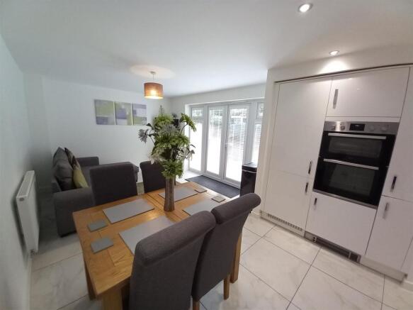 Dining Area.jpg