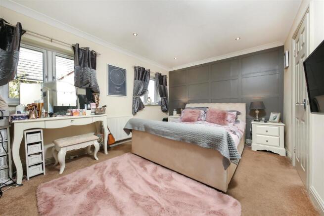 Bed1.jpg