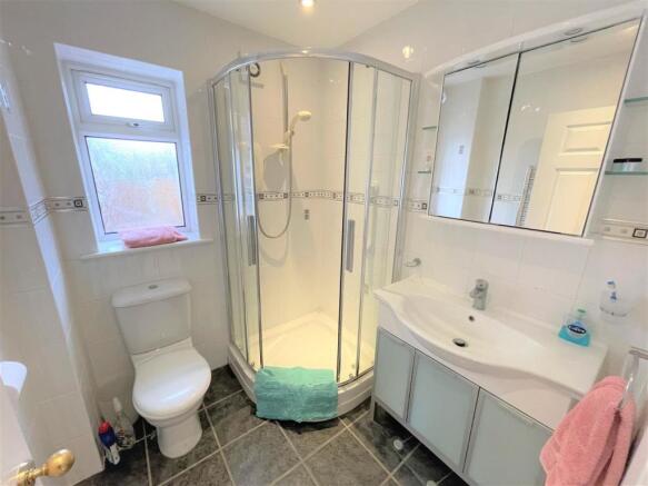 ENSUITE SHOWER ROOM