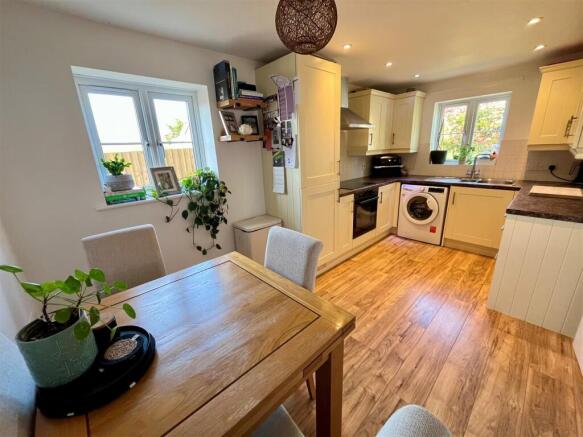 5, Ashleigh Close, South Newton, Salisbury photo 4